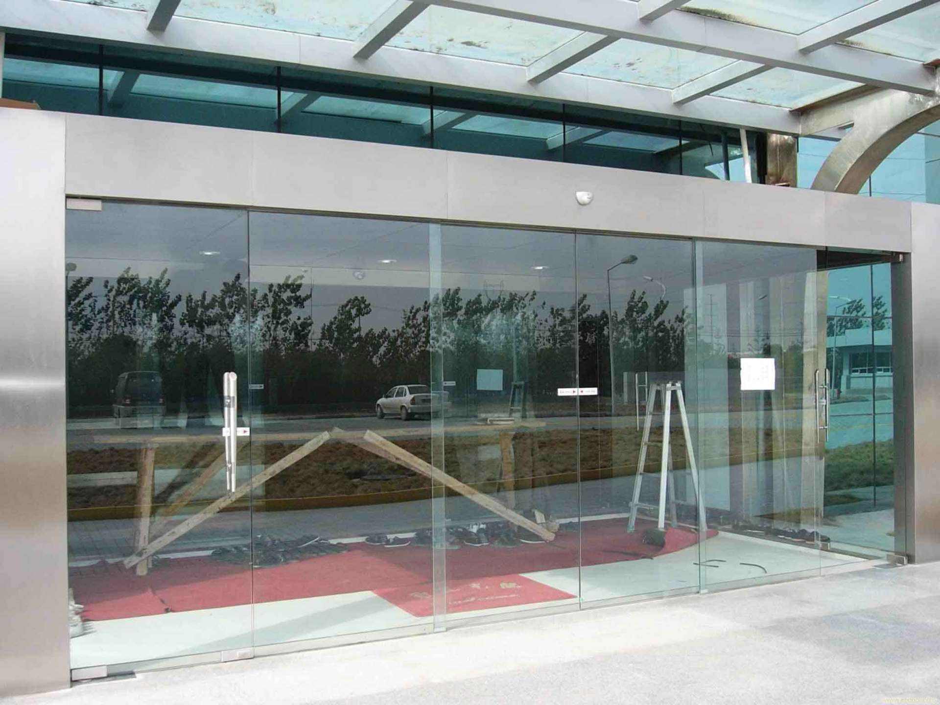 房间玻璃门_黑色金属房间玻璃门 耐用黑钢进户卫生间门 可定制中式铁格子门 - 阿里巴巴